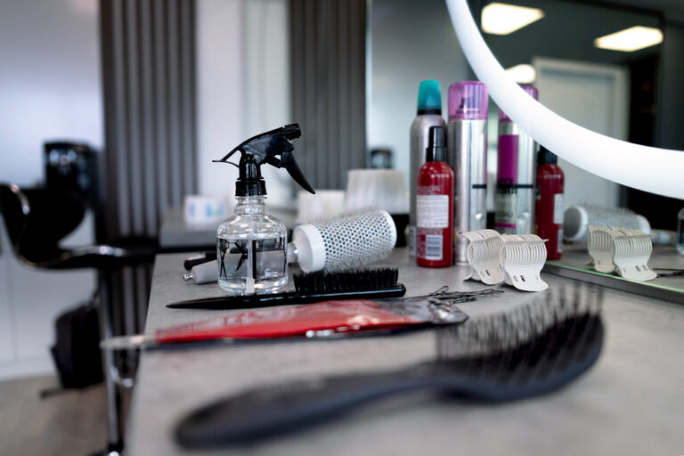 How to Start a Beauty Salon Business in Dubai in 2024